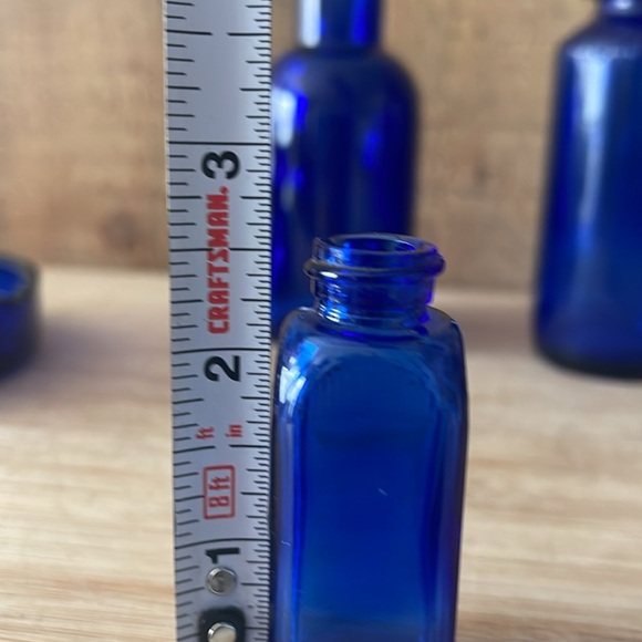 Vintage lot of cobalt blue glass bottles - Picture 4 of 8